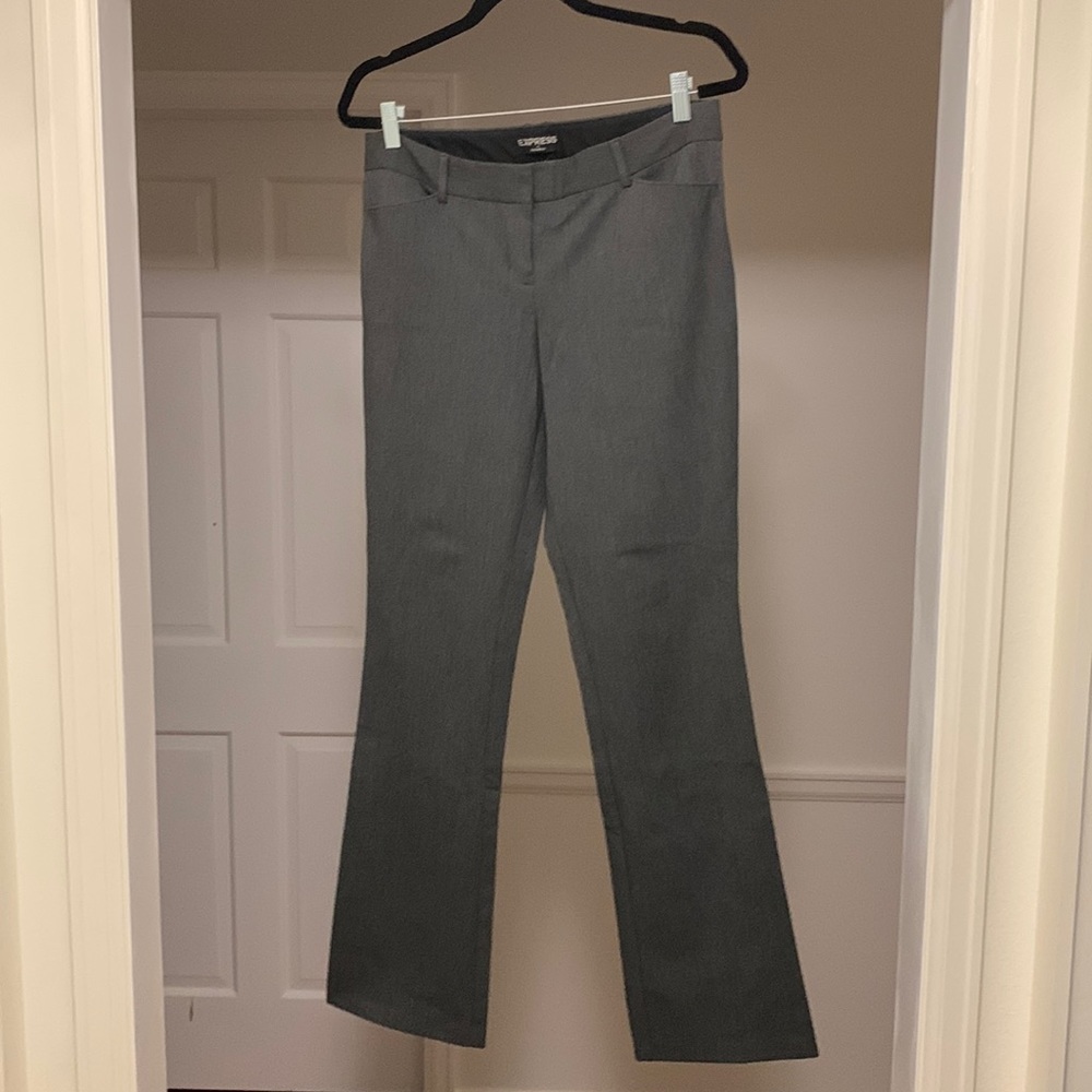 Express Columnist gray dress pant. Size 6R.